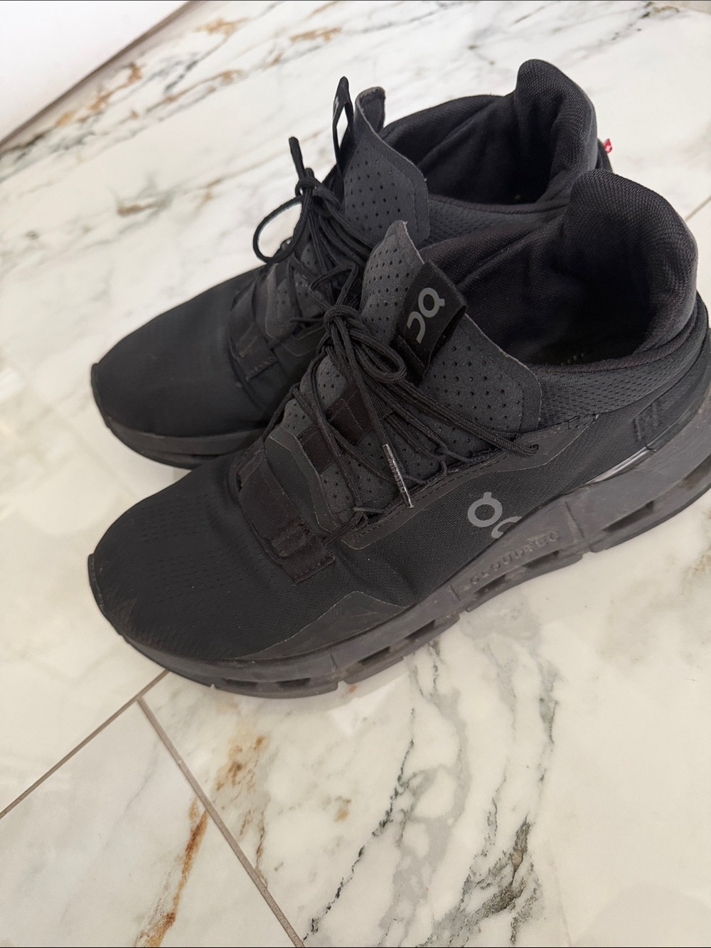 On Running Men’s Black Athletic Sneakers